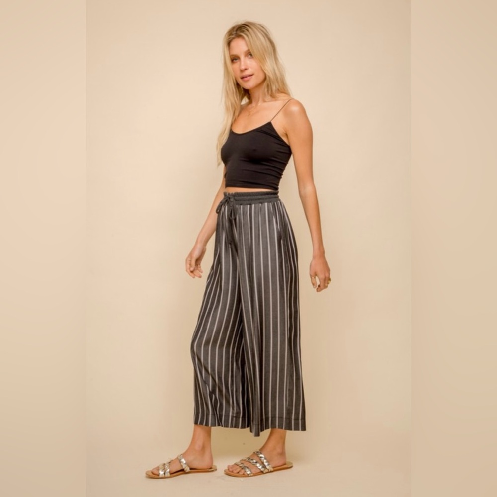 BANDING WAIST WOVEN STRIPE CROP PANTS! 🖤 - Picture 3 of 6